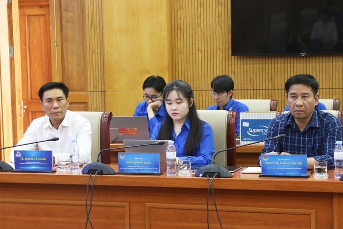 Các đại biểu tham dự Tọa đàm.
