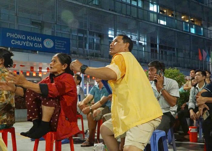 Anh Hùng ăn mừng bàn thắng ấn định chức vô định cho đội tuyển Việt Nam. Ảnh: Nguyễn Thuận.