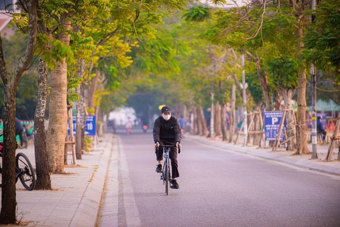 Sun Group sẽ cải tạo, chỉnh trang tuyến đường ven Hồ Tây dài khoảng 13,5 km. Ảnh: T.Q.