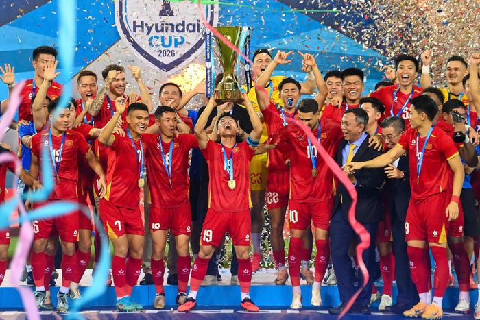 HLV Kim Sang-sik cần xem hai trận chung kết như dữ liệu để chuẩn bị cho lần gặp tiếp theo, thay vì coi chiến thắng vừa qua là một công thức có thể sử dụng lại.