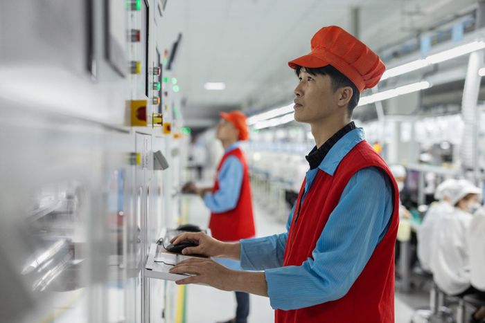 Nhân viên dự kiến được đào tạo về chuyên môn, kỹ năng mềm và năng lực lãnh đạo. Ảnh: Apple.
