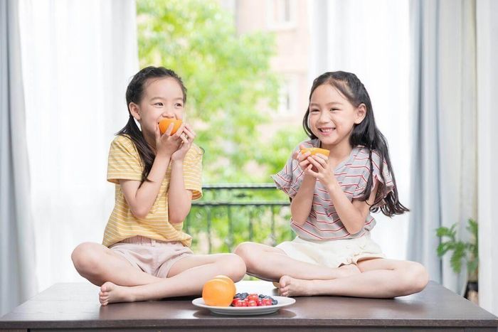  Những đứa trẻ được yêu thương sẽ học cách yêu thương người khác. Ảnh minh họa: M&C. 