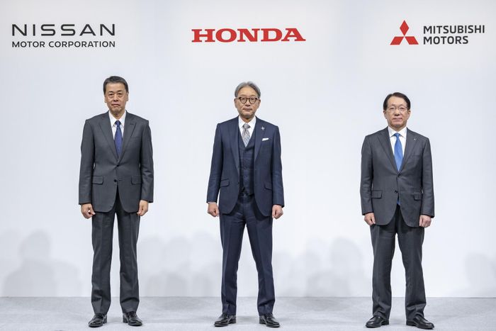 Liên minh ba bên Nissan - Honda - Mitsubishi từng đứng trước cơ hội trở thành hiện thực, nhưng các bên cuối cùng không thể đạt được thỏa thuận chung trong giai đoạn đàm phán quyết định. 