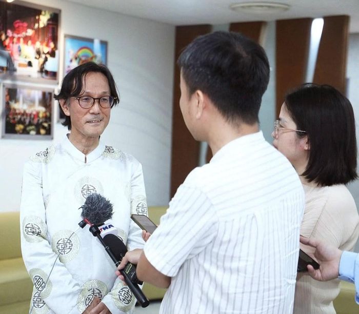 Sứ giả tiếng Việt năm 2026 Shimizu Masaaki chia sẻ với phóng viên