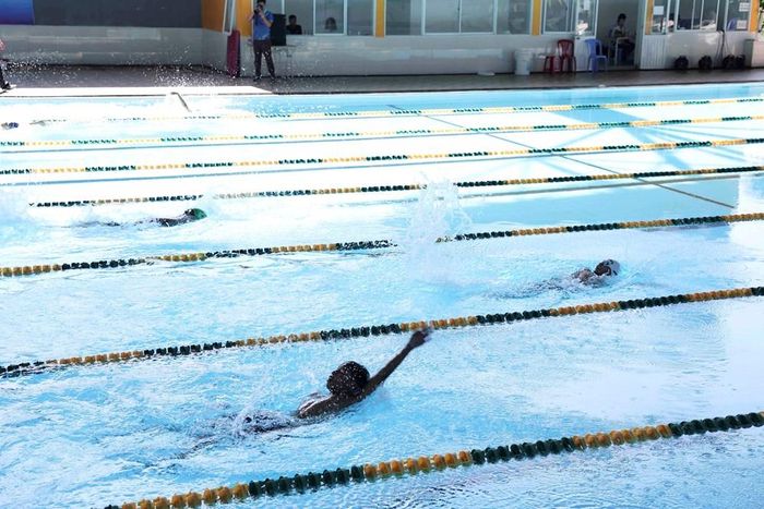 Các vận động viên tranh tài ngay sau lễ khai mạc