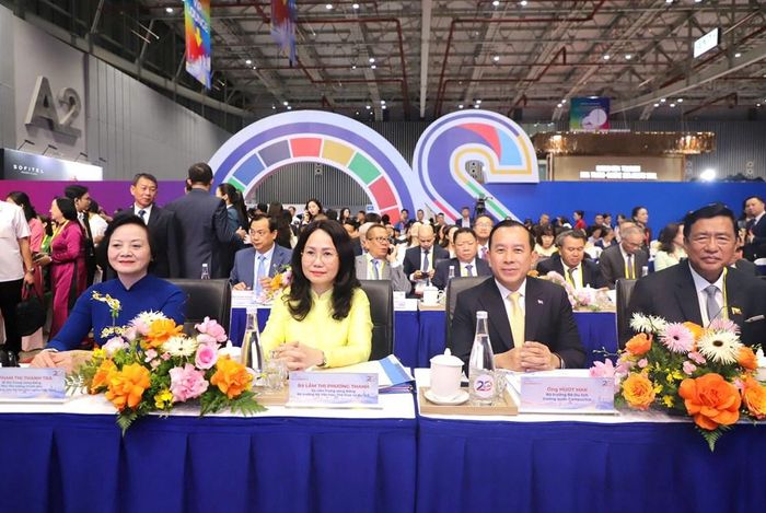 Bí thư Trung ương Đảng, Phó Thủ tướng Chính phủ Phạm Thị Thanh Trà, Ủy viên Ban Chấp hành Trung ương Đảng, Bộ trưởng Bộ VHTTDL Lâm Thị Phương Thanh và các đại biểu dự khai mạc ITE HCMC 2026