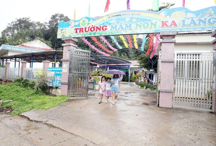Trường Mầm non Ka Lăng được xây dựng khang trang đảm bảo cho việc nuôi dạy học sinh. Ảnh: Quý Trung - TTXVN