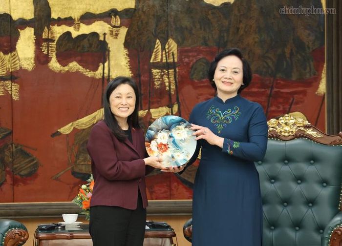 Phó Thủ tướng Phạm Thị Thanh Trà và Đại sứ Hoa Kỳ tại Việt Nam Jennifer Wicks.Ảnh: chinhphu.vn/Thu Giang