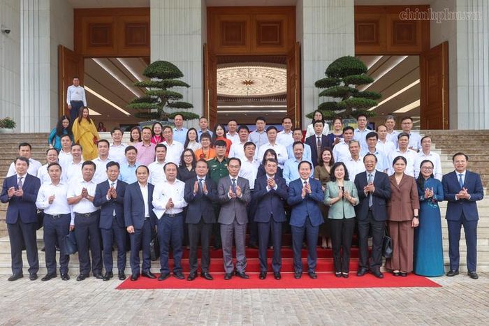 Thủ tướng chụp ảnh cùng các đại biểu - Ảnh: chinhphu.vn/Nhật Bắc