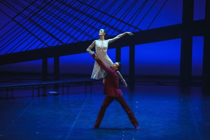 Với những đổi mới mang tính đột phá, vở “Eugene Onegin” đã thu hút đông đảo công chúng trẻ ở các nước (Ảnh: Ban tổ chức)