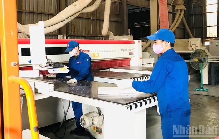 Các doanh nghiệp được khuyến nghị chủ động kiểm kê phát thải, tận dụng các chương trình hỗ trợ. (Ảnh: AN NGUYÊN)
