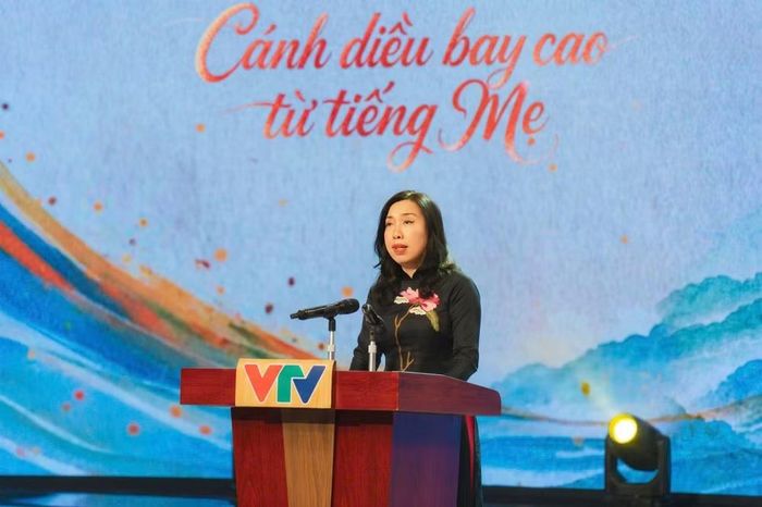 Thứ trưởng Ngoại giao Lê Thị Thu Hằng phát biểu tại chương trình Gala tiếng Việt thân thương năm 2026. (Ảnh: Ủy ban Nhà nước về người Việt Nam ở nước ngoài cung cấp)