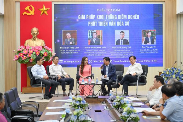 Tọa đàm "Giải pháp khơi thông điểm nghẽn phát triển văn hóa số".