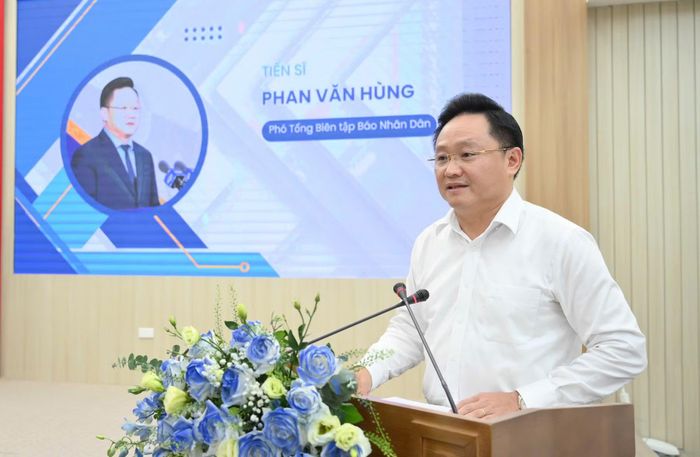 Tiến sĩ Phan Văn Hùng, Phó Tổng Biên tập Báo Nhân Dân nhấn mạnh sự cần thiết tạo dựng một môi trường an toàn, minh bạch để sáng tạo và phát triển.
