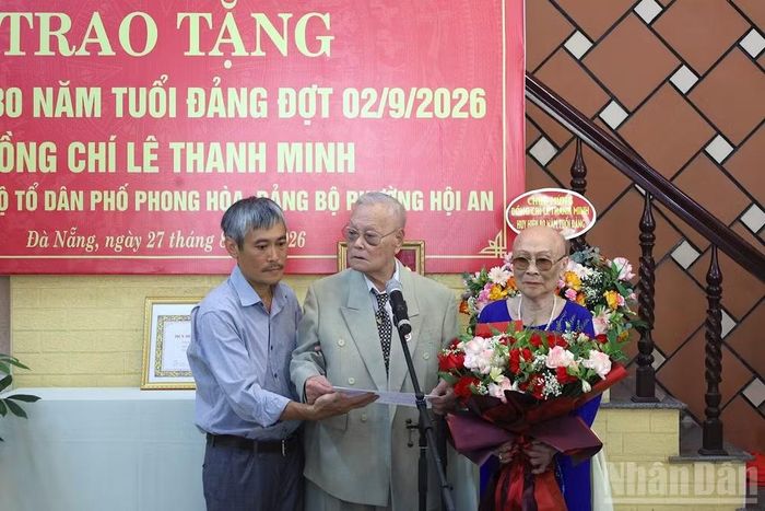 Đảng viên Lê Thanh Minh bày tỏ tin tưởng tuyệt đối vào sự lãnh đạo của Đảng, sự phát triển của đất nước.