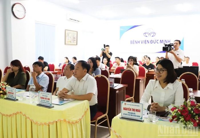 Các đại biểu dự chương trình “Ứng phó và dự phòng chủ động sự cố y tế tại cơ sở lưu trú”. (Ảnh: KHÁNH TOÀN)