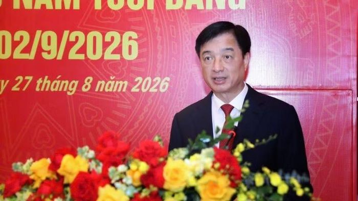Đồng chí Nguyễn Duy Ngọc phát biểu tại Lễ trao tặng Huy hiệu 80 năm tuổi Đảng cho đảng viên Nguyễn Thanh Mậu. (Ảnh: DL)