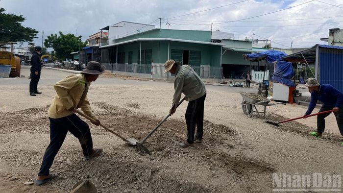 Dự án đường Hải Thượng Lãn Ông của xã Liên Hương hoàn thành sớm tiến độ. (Ảnh: THANH HẢI)