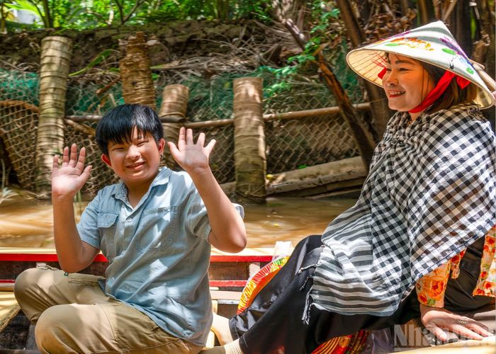 Du lịch Thới Sơn đang khoác lên mình diện mạo mới nhưng vẫn giữ được tinh thần mộc mạc vốn có, nơi du khách tìm về để cảm nhận vẻ đẹp chân thật, sâu lắng của miền Tây sông nước.