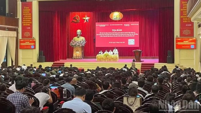 Quang cảnh tọa đàm. (Ảnh: PHẠM CƯỜNG)