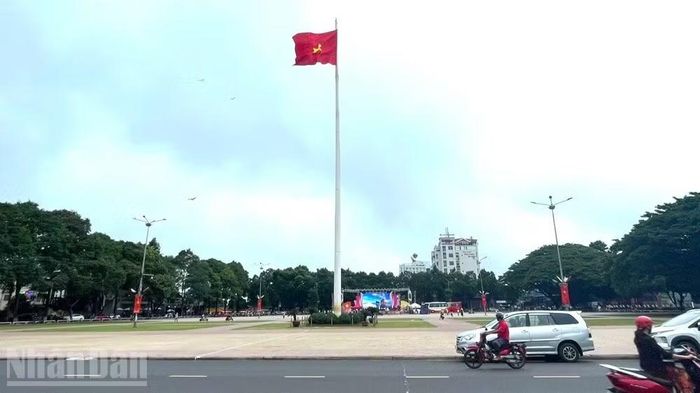 Quảng trường 10/3 phường Buôn Ma Thuột, nơi diễn ra điểm cầu trung tâm của tỉnh Đắk Lắk. (Ảnh: NGUYỄN CÔNG LÝ)