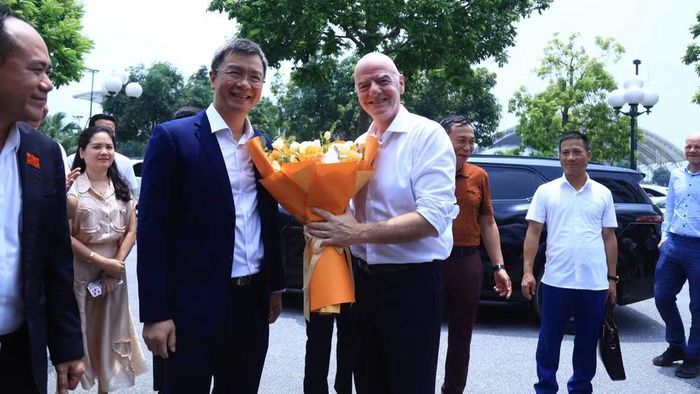 Chủ tịch FIFA Gianni Infantino tới thăm và làm việc tại Trung tâm đào tạo bóng đá PVF. (Ảnh: Ban tổ chức)