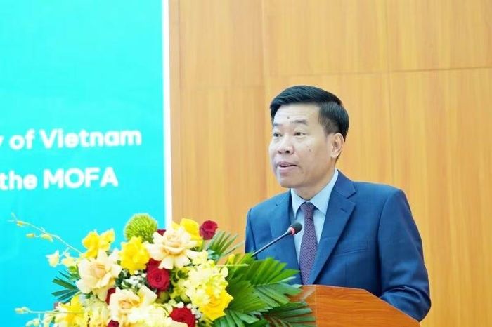 Thứ trưởng Ngoại giao Việt Nam Nguyễn Mạnh Cường phát biểu tại hội thảo.