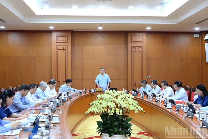 Quang cảnh cuộc làm việc.