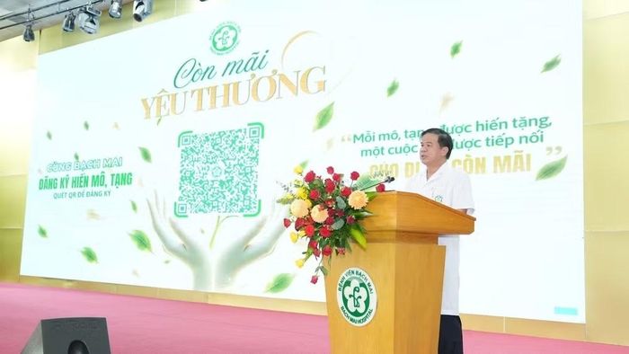 Phó giáo sư, Tiến sĩ Đào Xuân Cơ, Giám đốc Bệnh viện Bạch Mai phát biểu ý kiến tại chương trình. (Ảnh: ANH DƯƠNG)