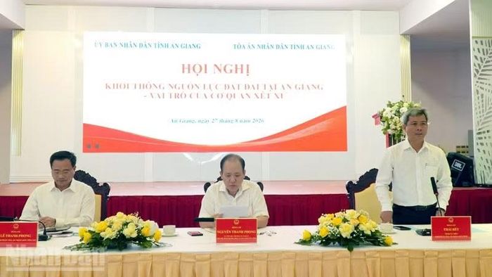 Ông Thái Rết, Chánh án Tòa án nhân dân tỉnh An Giang phát biểu. (Ảnh: QUỐC TRINH)