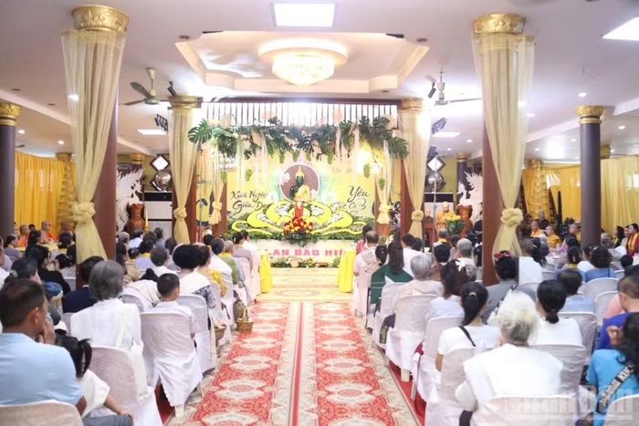 Quang cảnh buổi lễ. (Ảnh: DUY TOÀN)