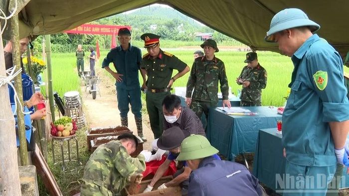 Lực lượng tìm kiếm triển khai định danh hài cốt liệt sĩ.