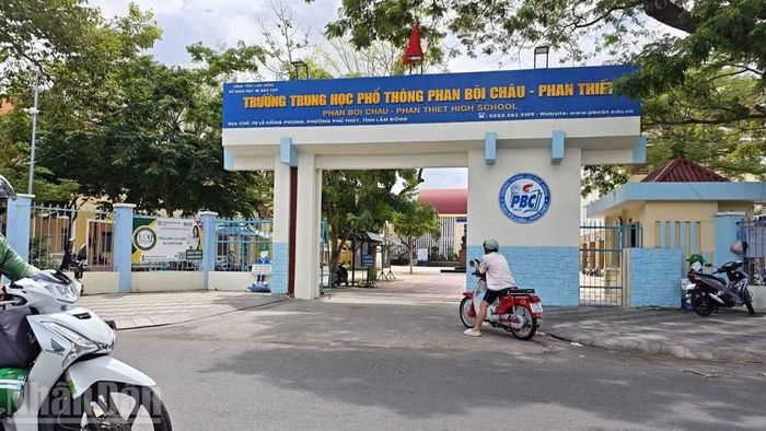 Trường trung học phổ thông Phan Bội Châu-Phan Thiết tuyển sinh bổ sung là do sai quy trình xét tuyển. (Ảnh: THANH HẢI)