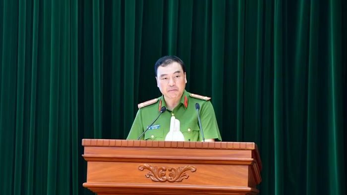 Đại tá Phạm Trường Giang, Phó Cục trưởng Cục Cảnh sát điều tra tội phạm về tham nhũng, kinh tế, buôn lậu (Bộ Công an) phát biểu tại hội nghị. (Ảnh: Hồng Anh)