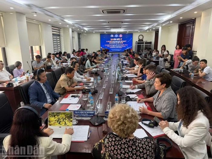 Quang cảnh tọa đàm. (Ảnh: KHÁNH LAN)