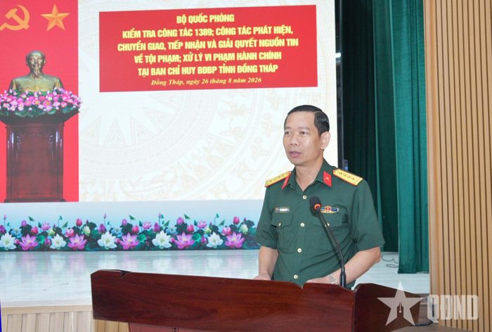 Đại tá Bùi Hoàng Anh, Phó cục trưởng Cục pháp chế Bộ Quốc phòng quán triệt nội dung kiểm tra tại Ban chỉ huy Bộ đội Biên phòng tỉnh Đồng Tháp.