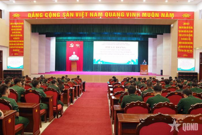 Quang cảnh buổi phát động thi đua.