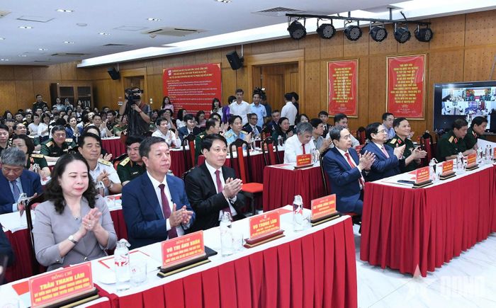  Các đại biểu dự buổi lễ. Ảnh: LÂM HIỂN 