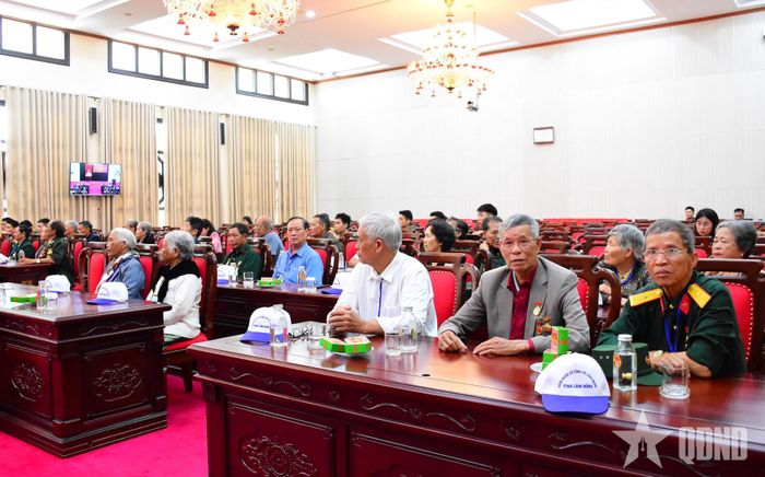 Các đại biểu dự gặp mặt.