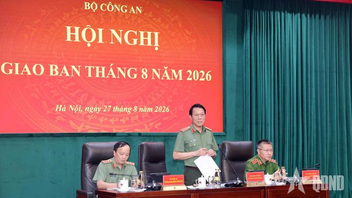 Đại tướng Lương Tam Quang, Ủy viên Bộ Chính trị, Bộ trưởng Bộ Công an chủ trì hội nghị.