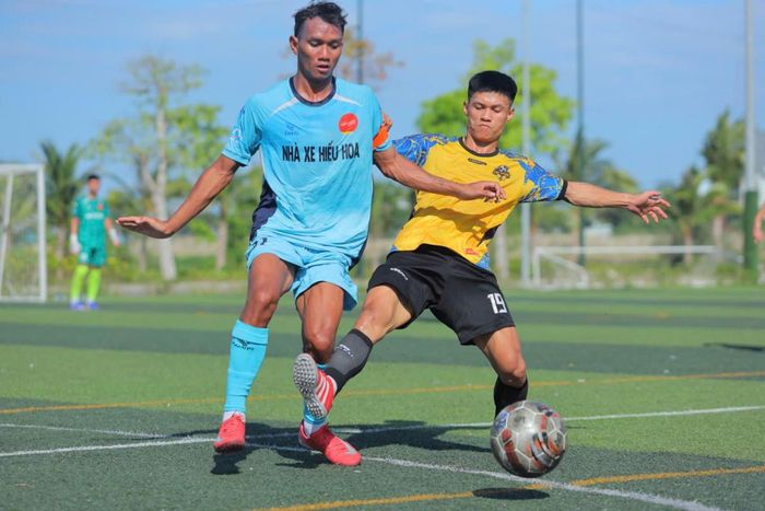 Hiếu Hoa (trái) nhận thất bại 1-2 trước 532 Sport.