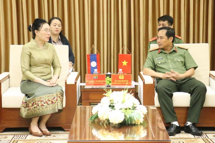 Đại tá Nguyễn Xuân Hoàng- Phó Giám đốc Công an thành phố chủ trì tiếp đoàn