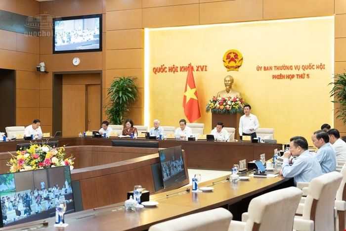 Phó Chủ tịch Quốc hội Nguyễn Hồng Diên điều hành phiên họp. Ảnh: Cổng thông tin điện tử Quốc hội
