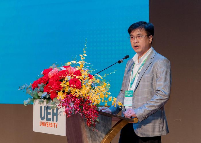 PGS-TS Bùi Quang Hùng, Giám đốc UEH.