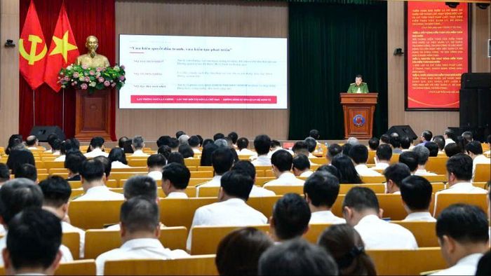  Hội nghị trực tuyến phối hợp, chia sẻ kinh nghiệm trong công tác phòng, chống tham nhũng, lãng phí, tiêu cực. Ảnh: CẨM HÀ 