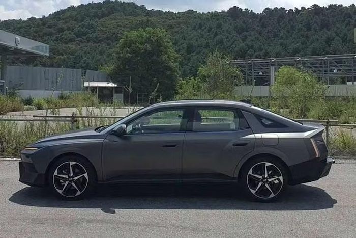 Hyundai cho biết hệ truyền động mới giúp cho Avante 2027 cải thiện khoảng 6% khả năng tăng tốc từ 0-100 km/h, tăng 17% khả năng tăng tốc 80-120 km/h và nâng hiệu quả tiêu thụ nhiên liệu thêm khoảng 10% trên phiên bản sử dụng mâm 17 inch.