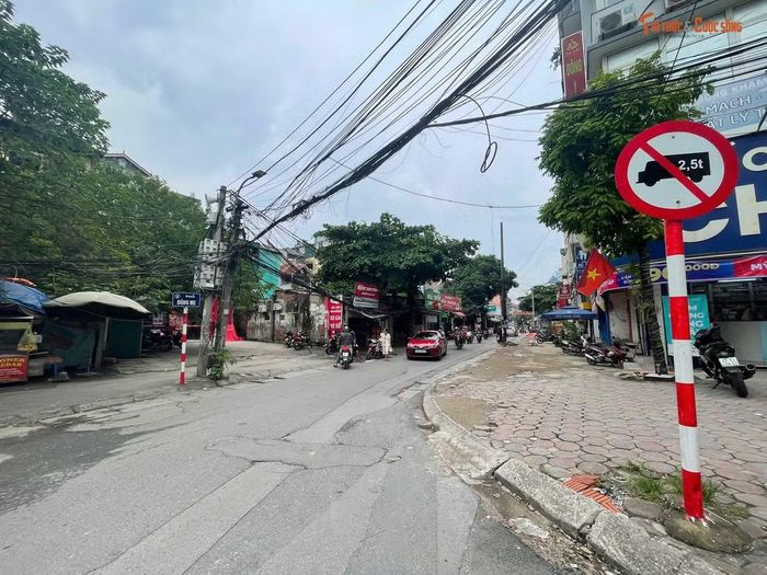 Với vị trí kết nối các tuyến đường huyết mạch trong khu vực, tuyến đường nối Đỗ Đức Dục - Mễ Trì được kỳ vọng sẽ giảm áp lực giao thông, nâng cao khả năng lưu thông, đồng thời tạo động lực thu hút đầu tư, thúc đẩy phát triển đô thị phía Tây Hà Nội. Tuy nhiên, dự án kéo dài đang gây nhiều bất tiện trong sinh hoạt của người dân, họ mong tuyến đường sớm hoàn thành và đưa vào sử dụng.