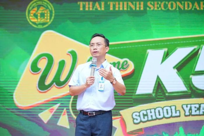Thầy Nguyễn Cao Cường - Hiệu trưởng Trường THCS Thái Thịnh.
