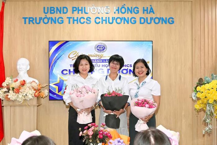 Ban lãnh đạo Trường Tiểu học & THCS Chương Dương sau sắp xếp.