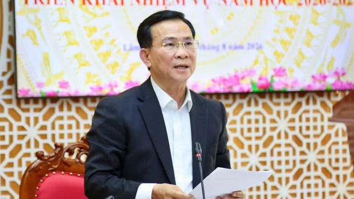 Ông Hồ Văn Mười, Chủ tịch UBND tỉnh Lâm Đồng phát biểu tại Hội nghị.